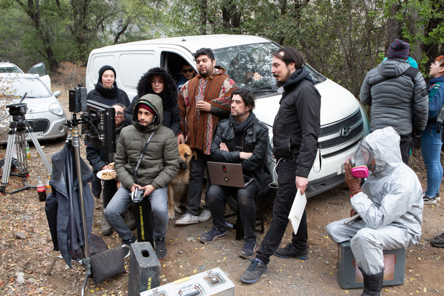La crew dietro le quinte del segmento di Rojas per il film a episodi Ill Final Contagium.