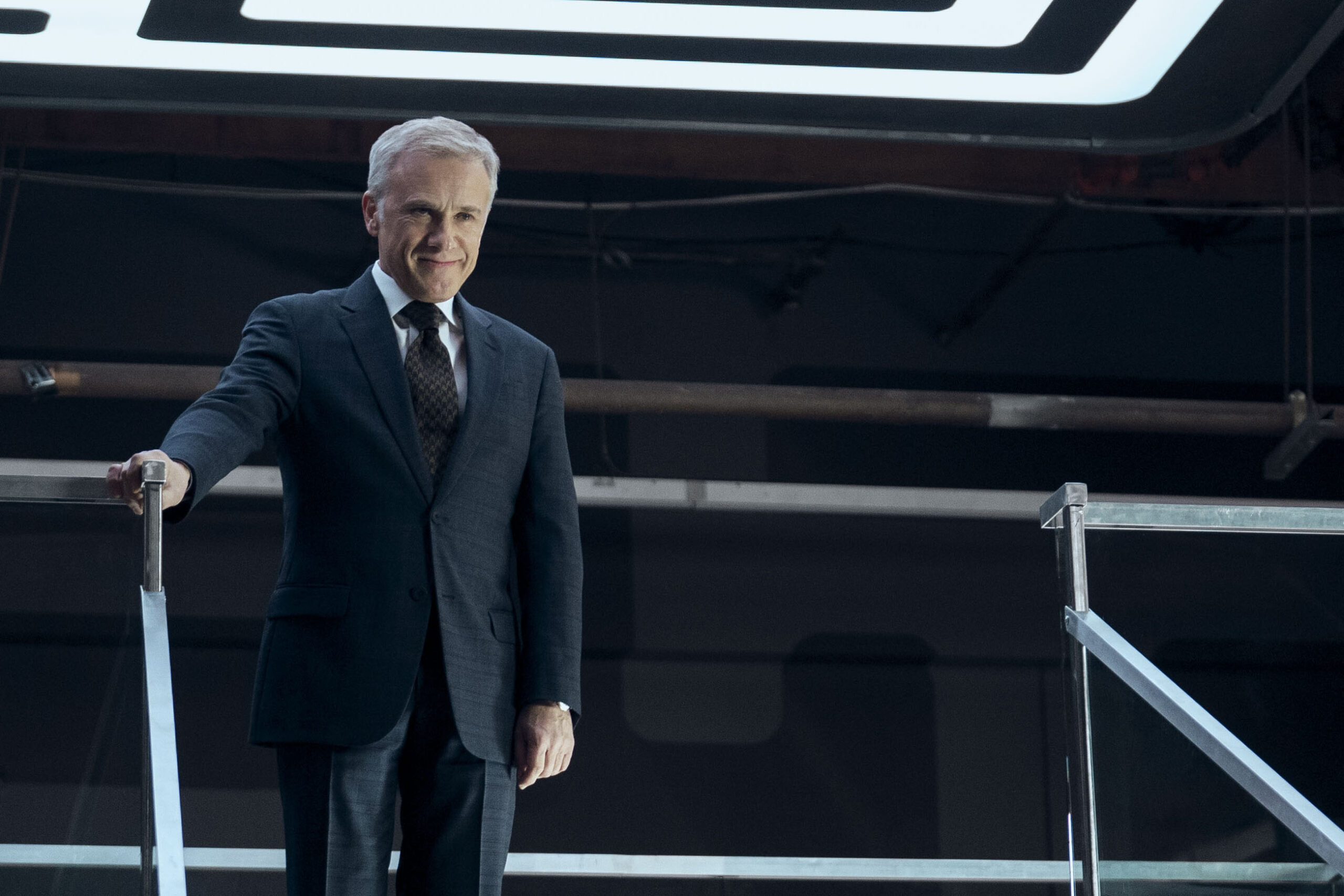 A febbraio la serie thriller The Consultant con Christoph Waltz